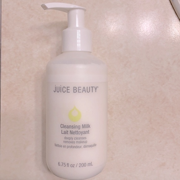 Juice Beauty Cleansing Milk - Picture 2 of 2